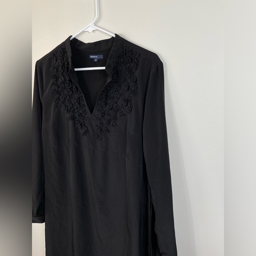 Elegant Black Dress - Picture 3 of 13